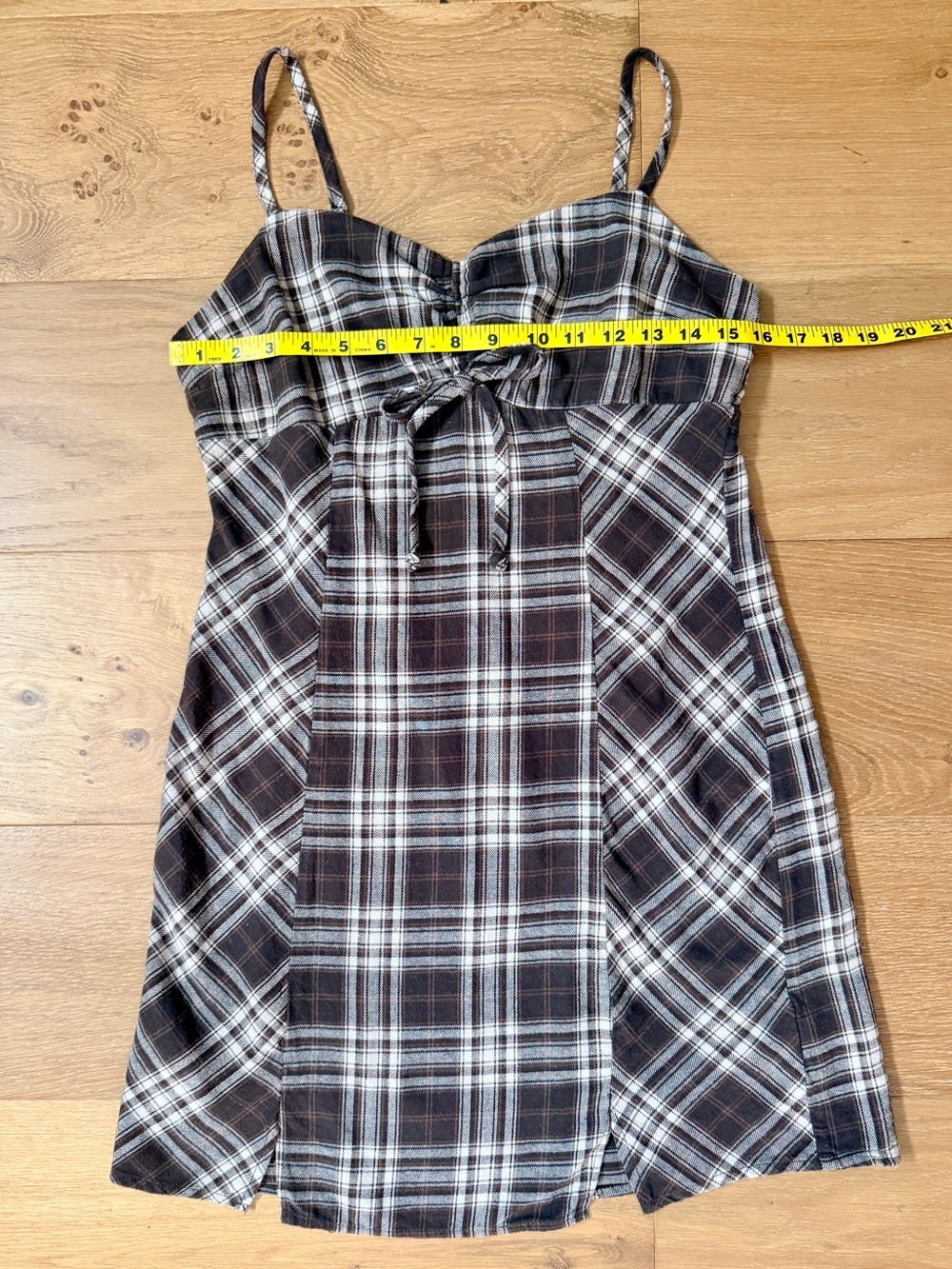 Live to be Spoiled Y2K Flannel Brown Plaid Tie Front Mini Dress Tunic Jrs Large - Picture 7 of 9